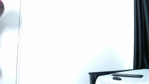 freaky_bunnies online show from April 18, 7:58 pm