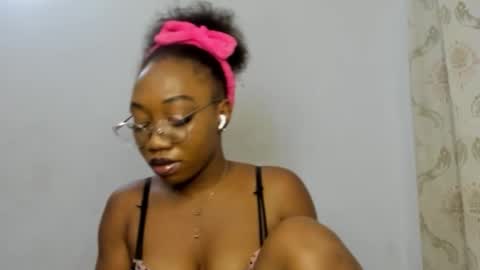 Snapshot of freaky_ebonygirl chatting on September 24, 7:12 am Freaky ebonygirl online show from September 24, 7:12 am