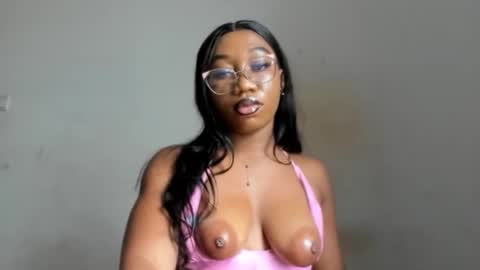 Snapshot of freaky_ebonygirl chatting on September 25, 7:01 am Freaky ebonygirl online show from September 25, 7:01 am
