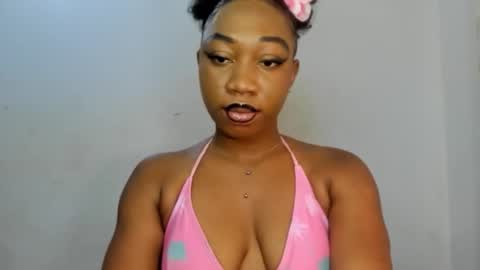 Snapshot of freaky_ebonygirl chatting on October 15, 7:52 am Freaky ebonygirl online show from October 15, 7:52 am