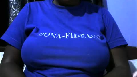 Snapshot of freaky_hearts chatting on March 3, 3:01 am ellina online show from March 3, 3:01 am