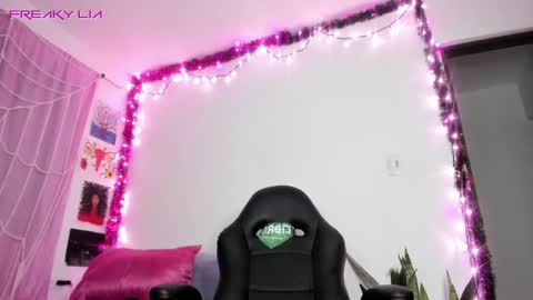 Lia Gomez online show from December 9, 1:51 am