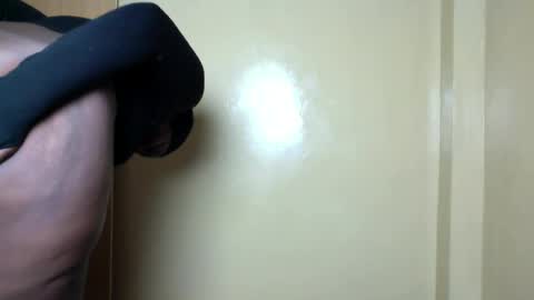 Snapshot of freaky_lyne chatting on June 12, 12:09 am Lyne online show from June 12, 12:09 am