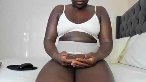 Snapshot of freaky_maria chatting on December 7, 4:09 am Maria online show from December 7, 4:09 am