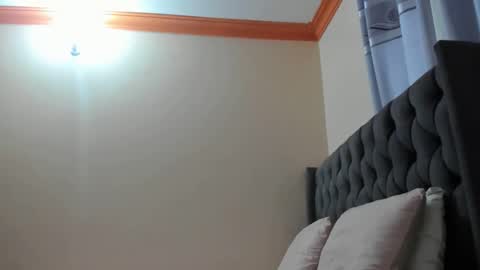 Snapshot of freaky_maria chatting on December 23, 3:07 am Maria online show from December 23, 3:07 am