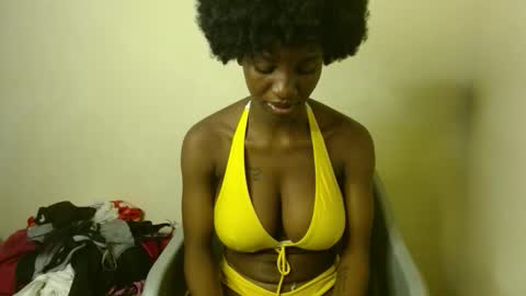 Snapshot of freaky_shamzzy chatting on November 17, 6:57 pm shamika online show from November 17, 6:57 pm