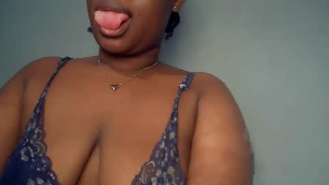 freaky slut5 online show from February 19, 5:25 am