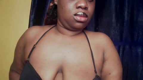 Snapshot of freaky_slut5 chatting on May 19, 4:08 am freaky slut5 online show from May 19, 4:08 am