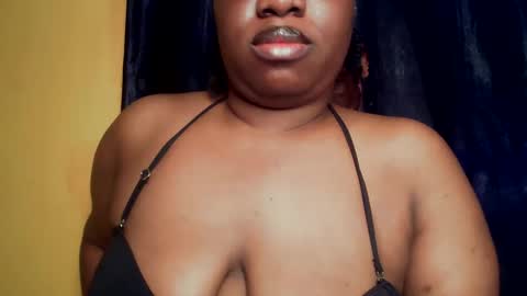 Snapshot of freaky_slut5 chatting on May 21, 4:30 am freaky slut5 online show from May 21, 4:30 am