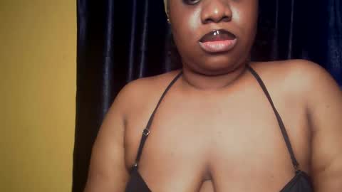 Snapshot of freaky_slut5 chatting on May 31, 4:31 am freaky slut5 online show from May 31, 4:31 am