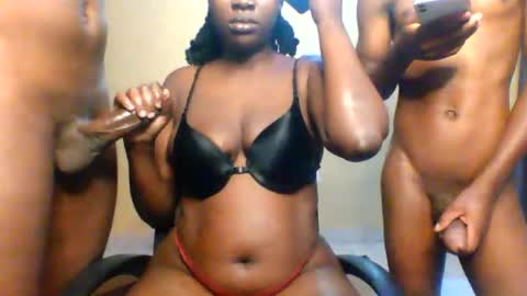 freakyg292511 online show from March 12, 4:51 am