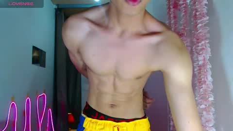 Mark online show from May 14, 9:49 am