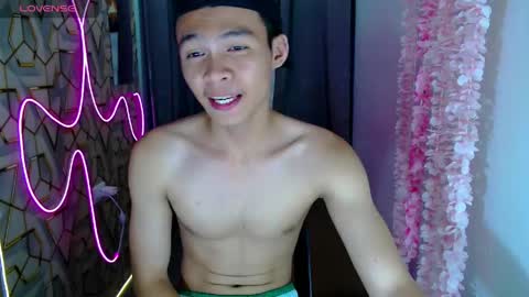 Mark online show from May 20, 3:40 pm