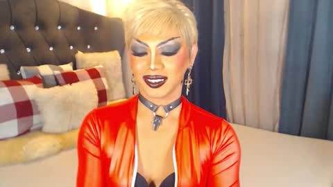 FREAKY ZIZI online show from January 13, 9:31 pm