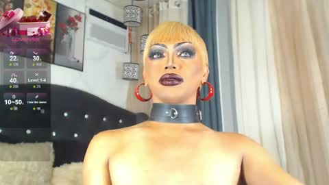 FREAKY ZIZI online show from April 25, 10:40 am