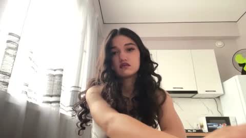 Mia online show from July 1, 5:09 am