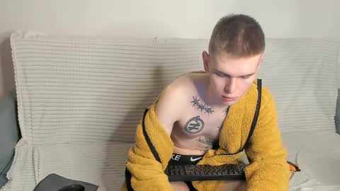 fredd_xanderrs online show from January 16, 10:12 pm