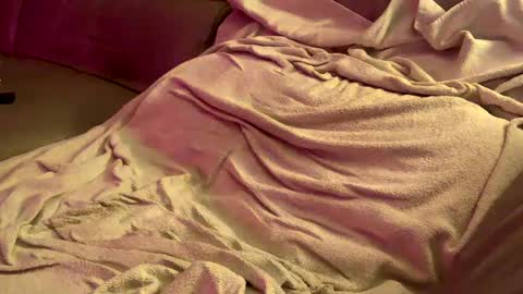 Freddiefirefly online show from February 26, 9:48 pm