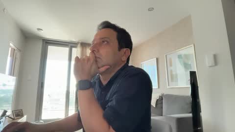 Snapshot of fredmarsone chatting on April 2, 2:09 am fredmarson online show from April 2, 2:09 am