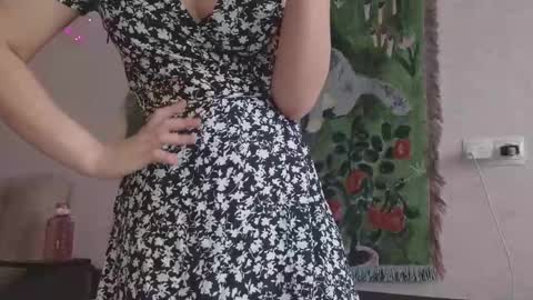 Mia online show from May 2, 7:46 am