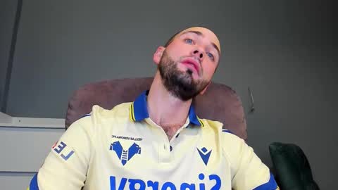 Snapshot of free_man___ chatting on November 17, 12:55 pm Andrew online show from November 17, 12:55 pm