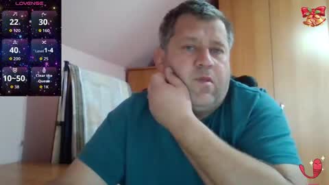 Snapshot of freeboy80180 chatting on November 30, 8:29 am freeboy80180 online show from November 30, 8:29 am