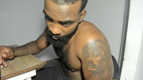 Snapshot of freedom_24 chatting on November 22, 9:25 pm shakur online show from November 22, 9:25 pm