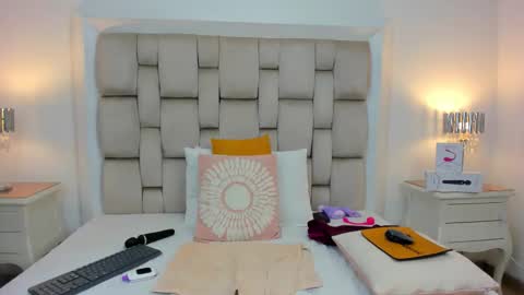 Frehia   online show from September 28, 3:06 pm