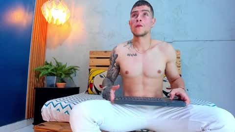 Snapshot of french_sexx chatting on January 8, 1:11 am Xavier online show from January 8, 1:11 am