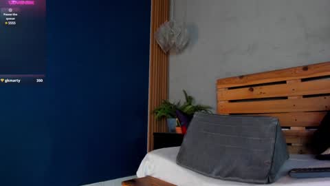 Snapshot of french_sexx chatting on January 11, 4:27 am Xavier online show from January 11, 4:27 am