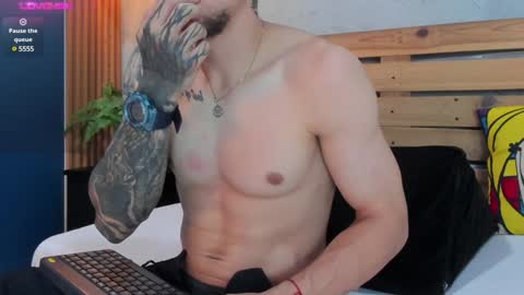 Snapshot of french_sexx chatting on February 5, 1:37 am Xavier online show from February 5, 1:37 am