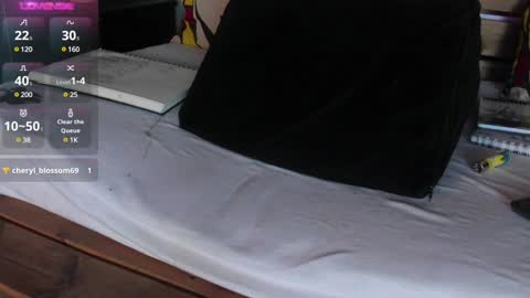 Snapshot of french_sexx chatting on February 5, 4:37 am Xavier online show from February 5, 4:37 am