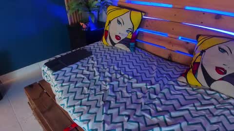 Snapshot of french_sexx chatting on February 10, 3:57 am Xavier online show from February 10, 3:57 am