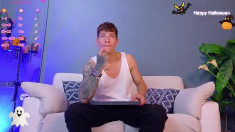 Snapshot of french_sexx chatting on October 16, 1:17 am Xavier online show from October 16, 1:17 am