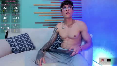 Snapshot of french_sexx chatting on November 26, 7:37 pm Xavier online show from November 26, 7:37 pm