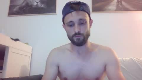Snapshot of french_truck chatting on April 18, 7:58 pm french_truck online show from April 18, 7:58 pm
