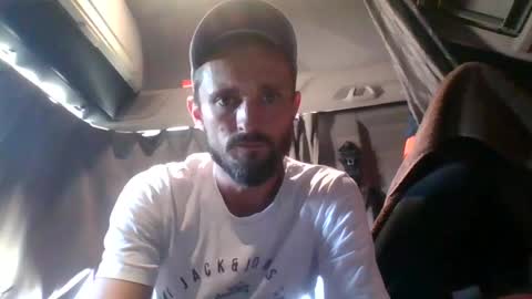 Snapshot of french_truck chatting on July 8, 2:32 pm french_truck online show from July 8, 2:32 pm