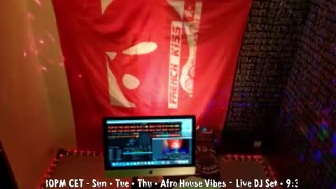 Snapshot of frenchkissdjfk chatting on October 21, 6:52 pm frenchkissdjfk online show from October 21, 6:52 pm