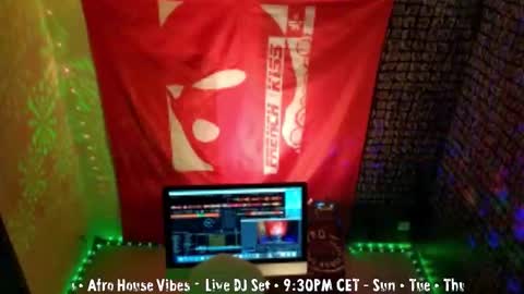 Snapshot of frenchkissdjfk chatting on December 16, 5:07 pm frenchkissdjfk online show from December 16, 5:07 pm