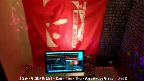 Snapshot of frenchkissdjfk chatting on December 17, 5:52 pm frenchkissdjfk online show from December 17, 5:52 pm