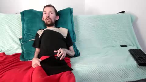 Snapshot of frenchroulette chatting on November 8, 10:52 pm Thomas y Sophia online show from November 8, 10:52 pm