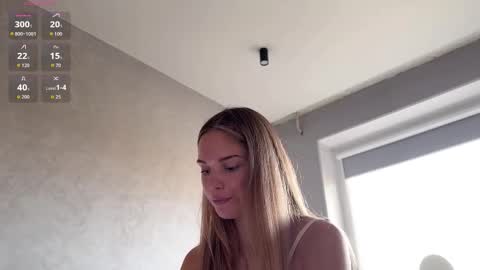 Snapshot of frenzyfoxs chatting on October 5, 10:24 am Jason and Sonya online show from October 5, 10:24 am