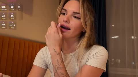 Snapshot of frenzyfoxs chatting on October 27, 2:54 pm Jason and Sonya online show from October 27, 2:54 pm