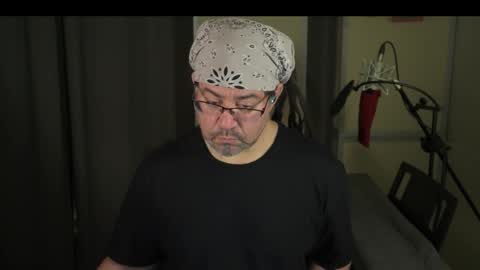 Snapshot of freqmoar chatting on March 4, 2:45 pm freqmoar online show from March 4, 2:45 pm