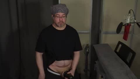 Snapshot of freqmoar chatting on March 7, 3:31 pm freqmoar online show from March 7, 3:31 pm