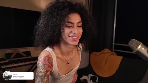 Snapshot of fresatanica chatting on December 12, 4:15 am Vale online show from December 12, 4:15 am