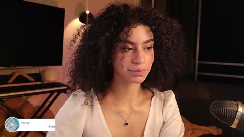 Snapshot of fresatanica chatting on February 8, 7:04 am Vale online show from February 8, 7:04 am