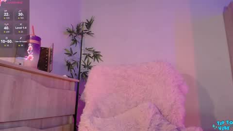 Snapshot of fresita44 chatting on December 21, 12:53 am see u 500 pm hora col online show from December 21, 12:53 am