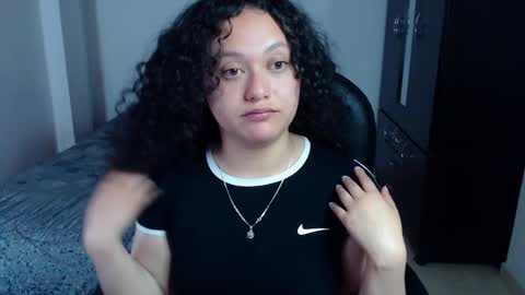 Snapshot of freud_x_louise1 chatting on December 4, 5:38 am Louise online show from December 4, 5:38 am