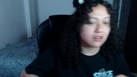 Snapshot of freud_x_louise1 chatting on December 29, 4:05 am Louise online show from December 29, 4:05 am